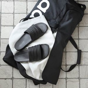 Adidas Adilette comfort foam slides sandals 7